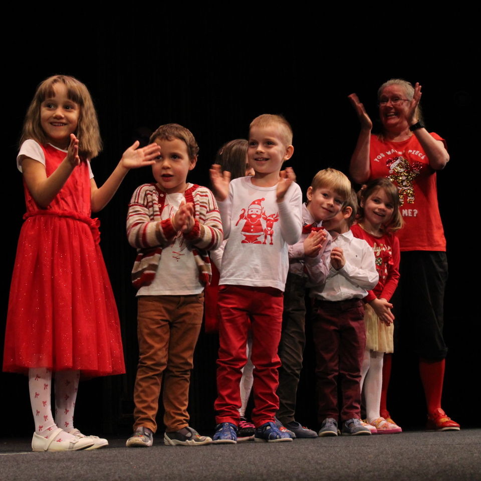 Christams Performance Time Travelling Machine