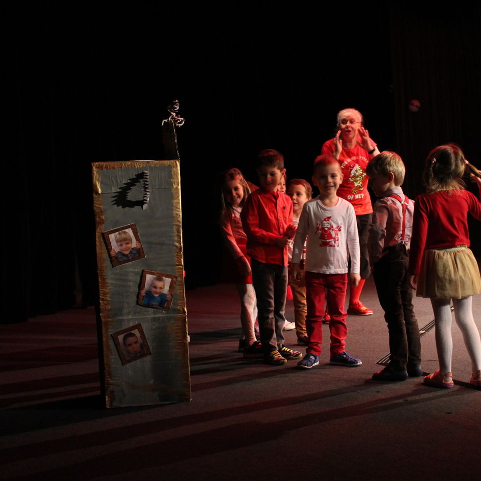 Christams Performance Time Travelling Machine