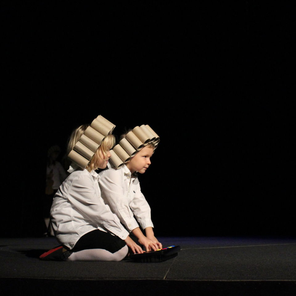 Christams Performance Time Travelling Machine