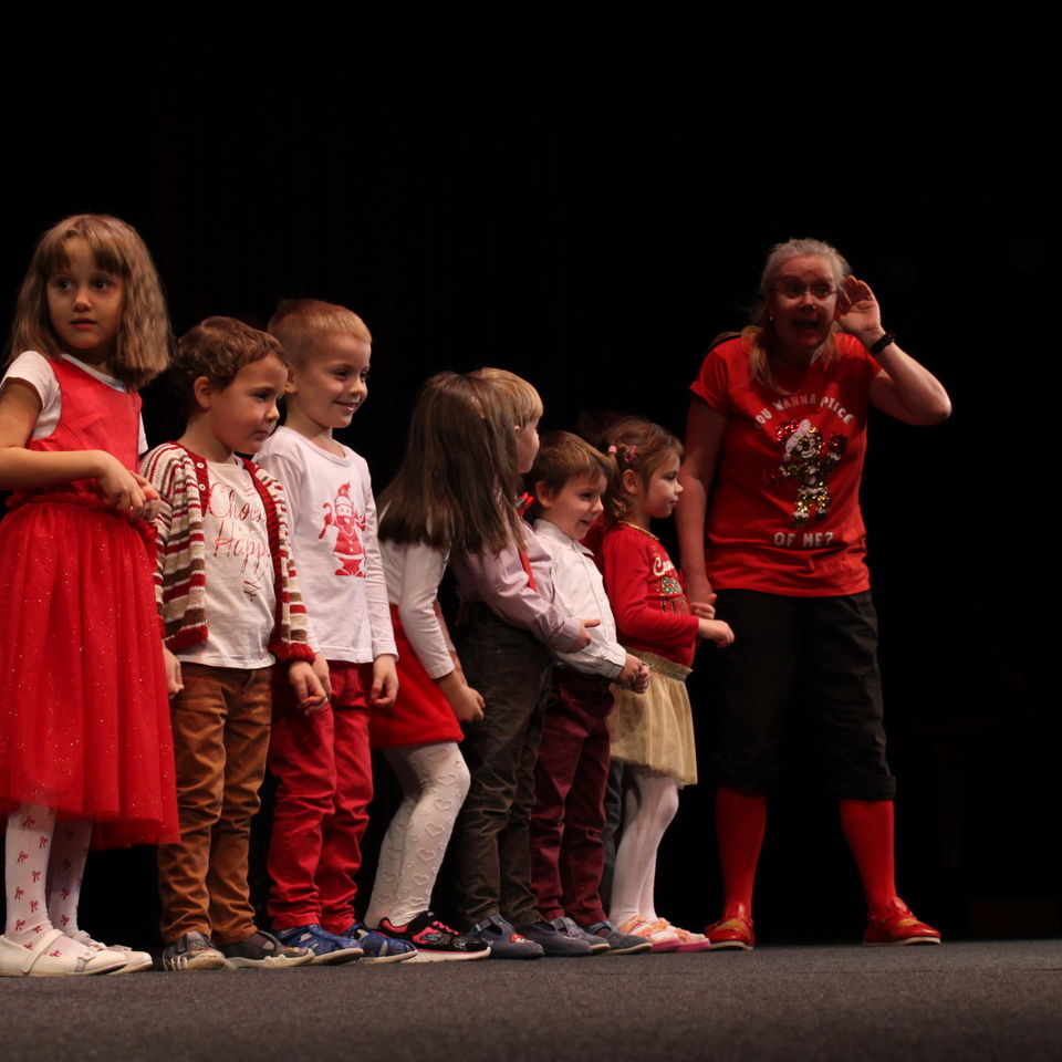 Christams Performance Time Travelling Machine