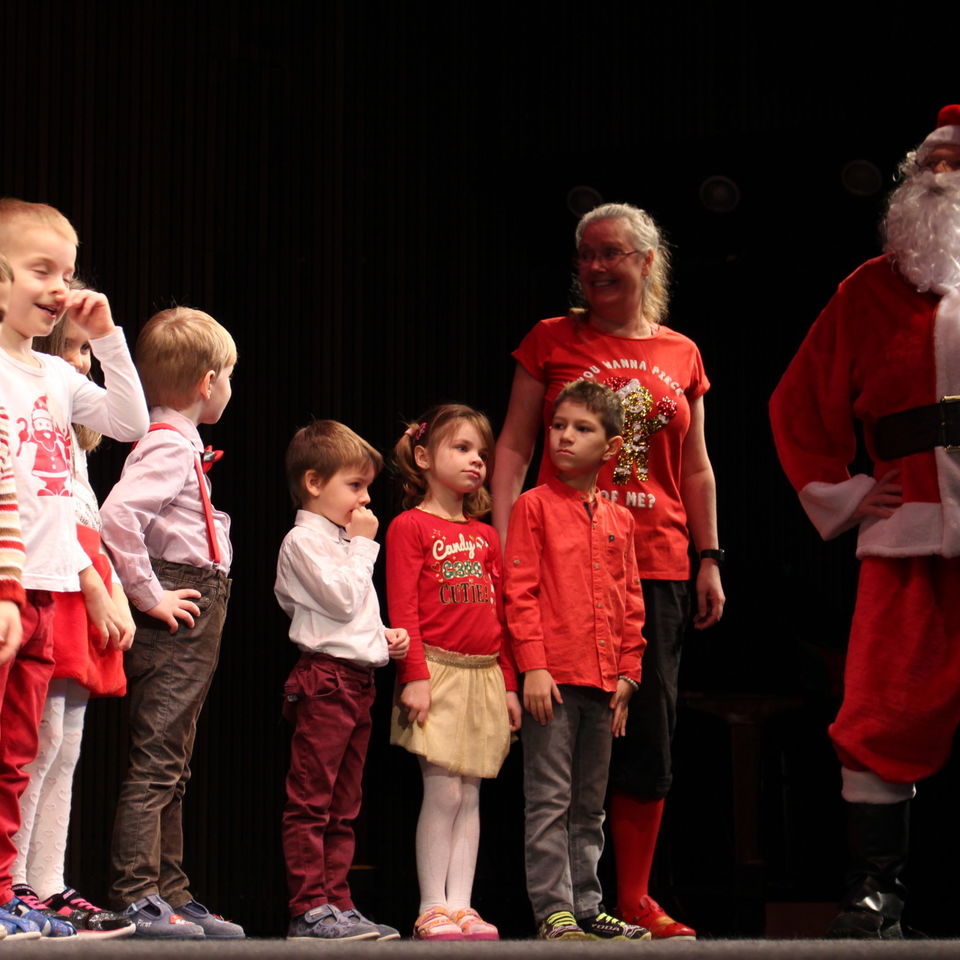 Christams Performance Time Travelling Machine