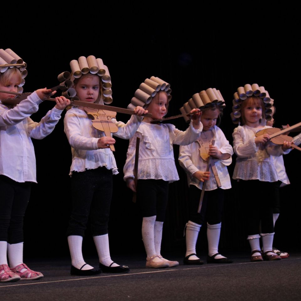 Christams Performance Time Travelling Machine