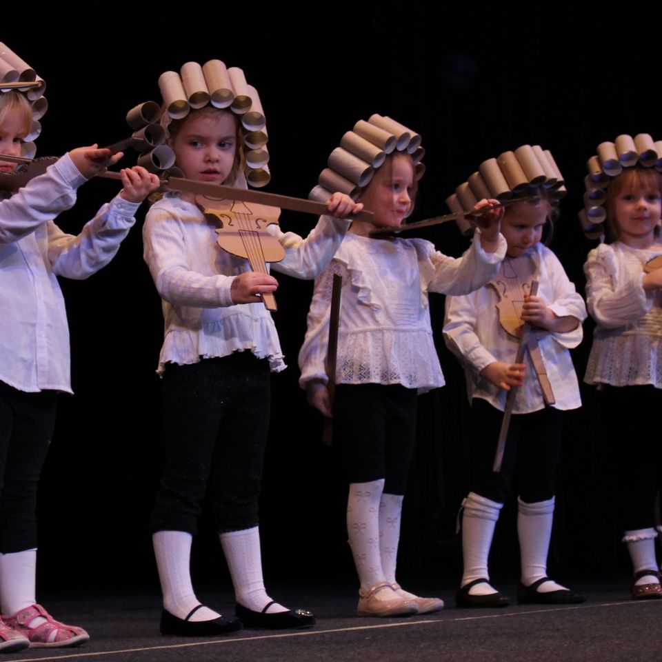 Christams Performance Time Travelling Machine