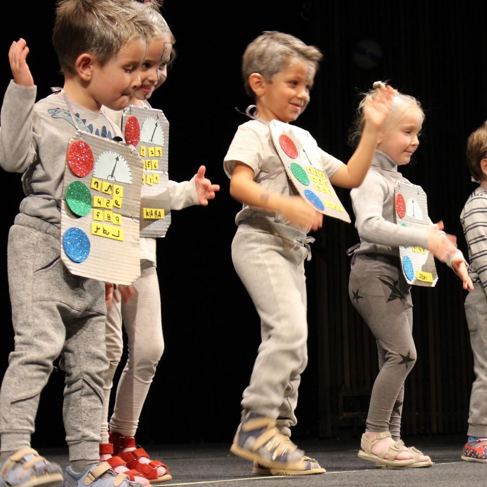 Christams Performance Time Travelling Machine