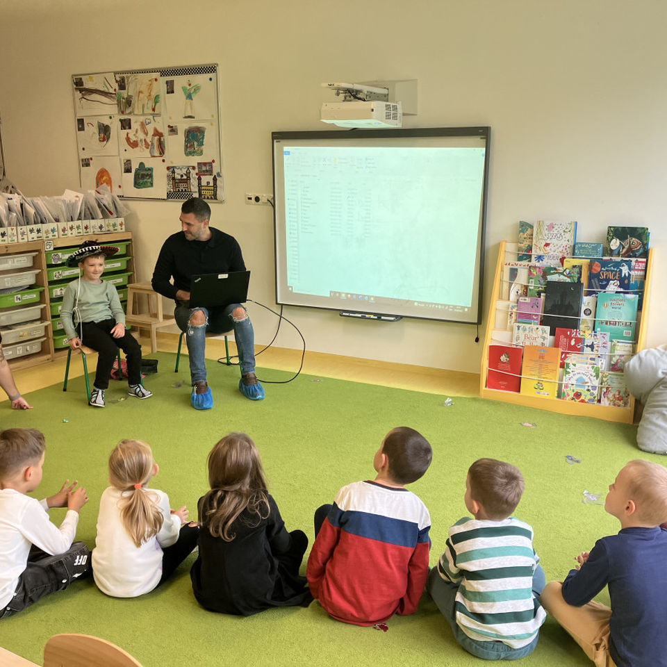 Parent project - Around the World