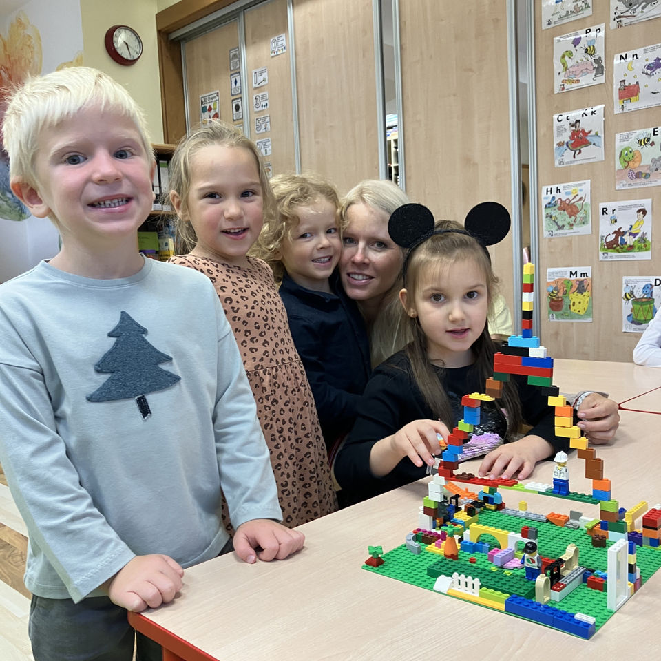 Parent project - Around the World