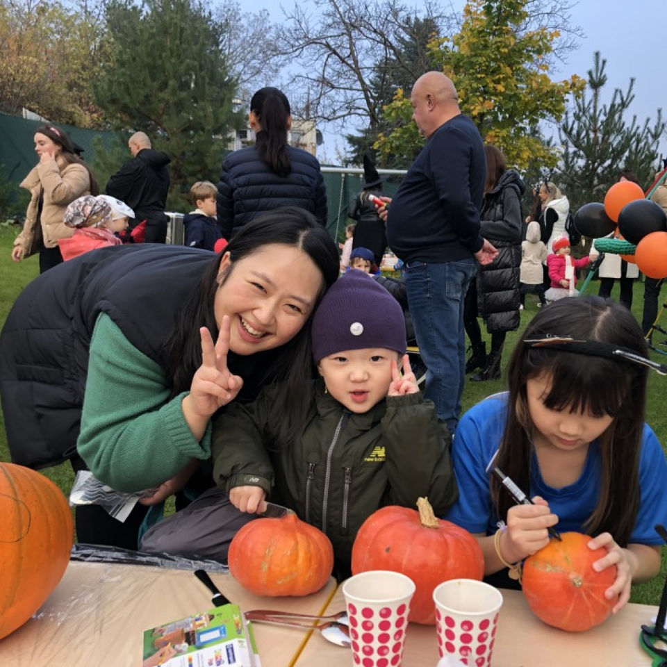 Pumpkin carving with parents