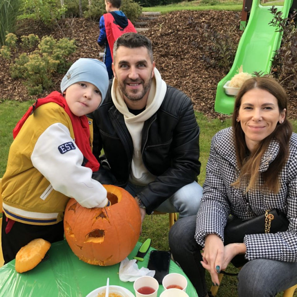 Pumpkin carving with parents