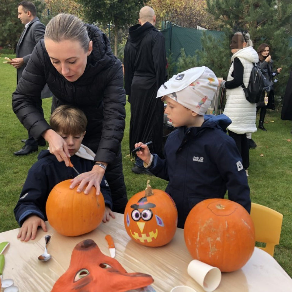 Pumpkin carving with parents