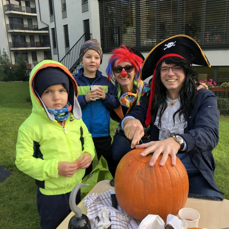 Pumpkin carving with parents