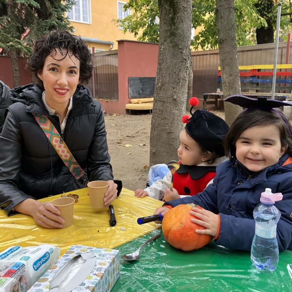 Pumpkin carving with parents
