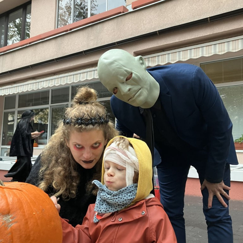 Pumpkin carving with parents