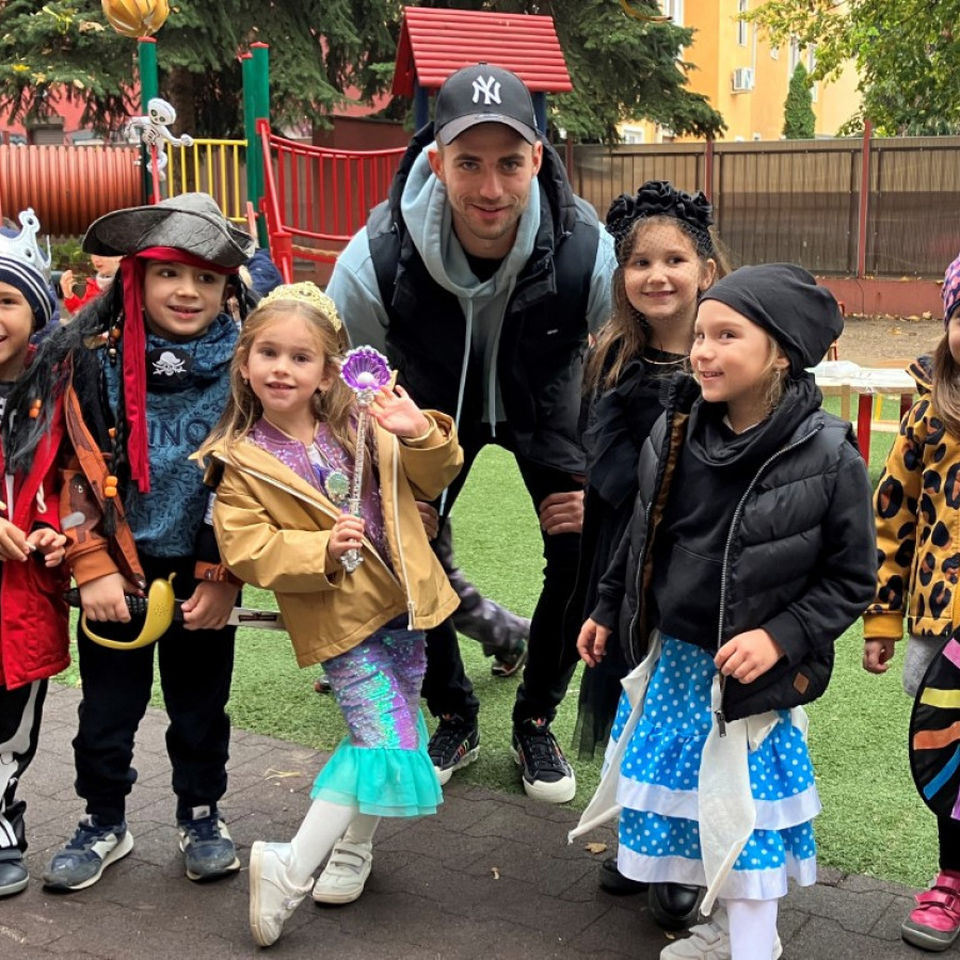 Pumpkin carving with parents