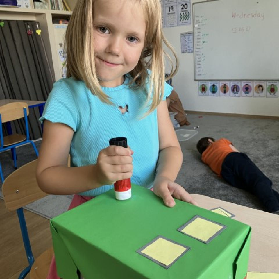 Naše mesto z kartóna