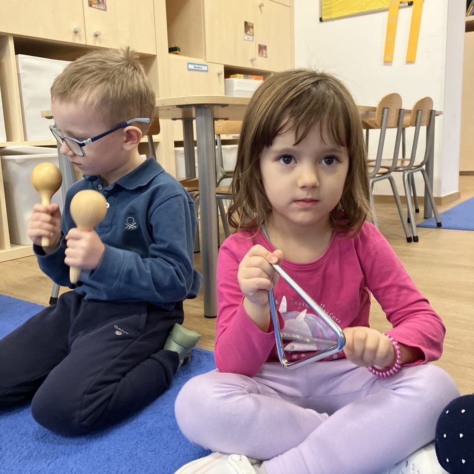 Hudba je všade naokolo