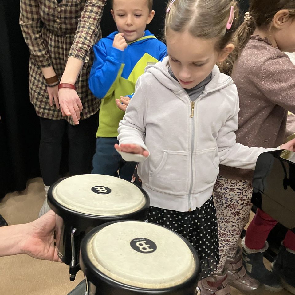 Hudba je všade naokolo