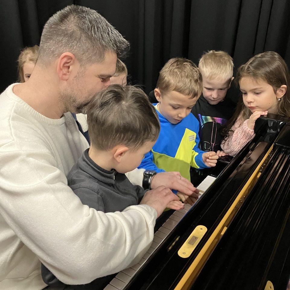 Hudba je všade naokolo