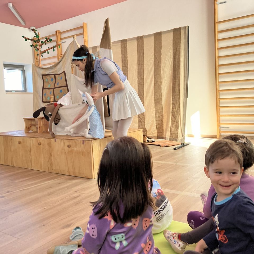 Bábkové predstavenie "O psíčkovi a mačičke"