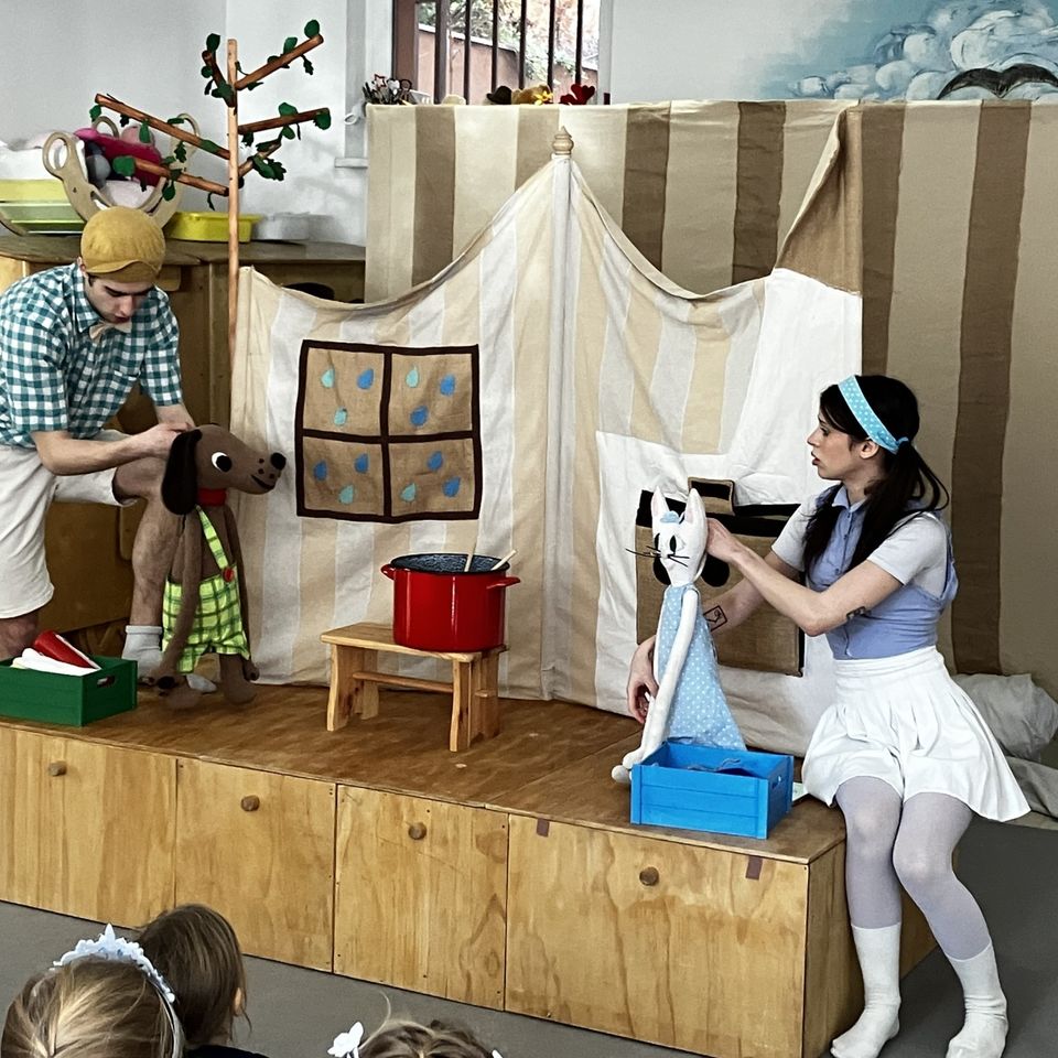 Puppet Performance "O psíčkovi a mačičke"