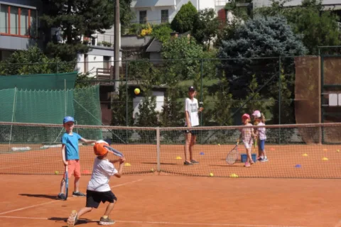 Tenisovy kurz